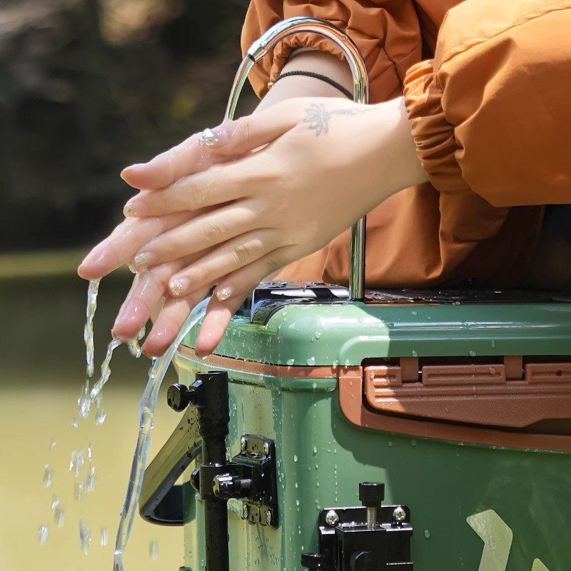 Germany's outdoor fishing tank multi-purposes can sit on back-fishing platform 2024, full of new super light fishing equipment